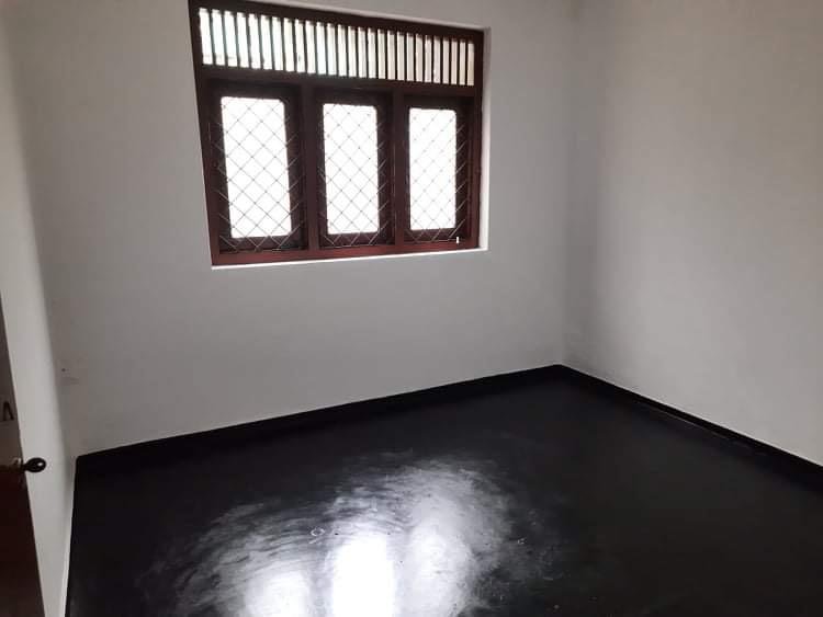 5 bed room property for sale in Horana